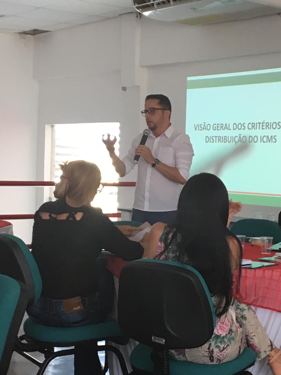 secretario3WhatsApp Image 2018-11-13 at 09.47.32