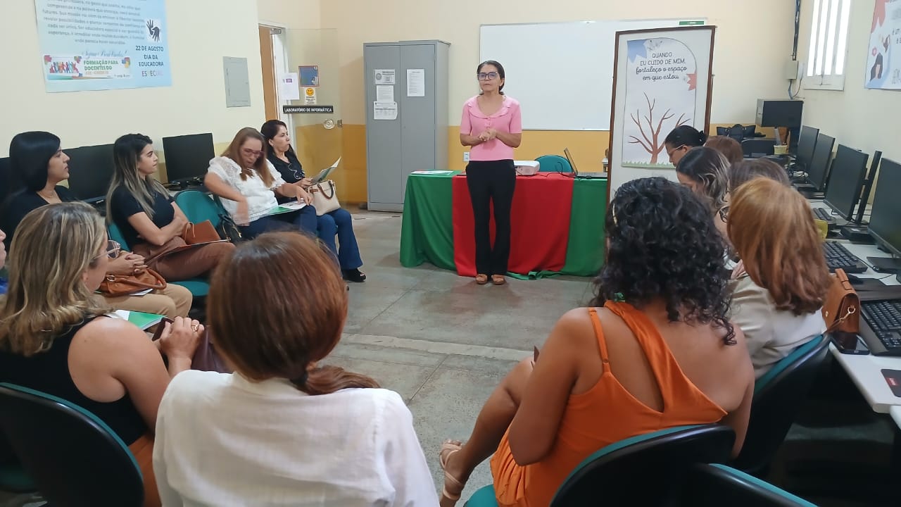 CREDE 18 promove formação para professoras da Sala de Recursos Multifuncionais